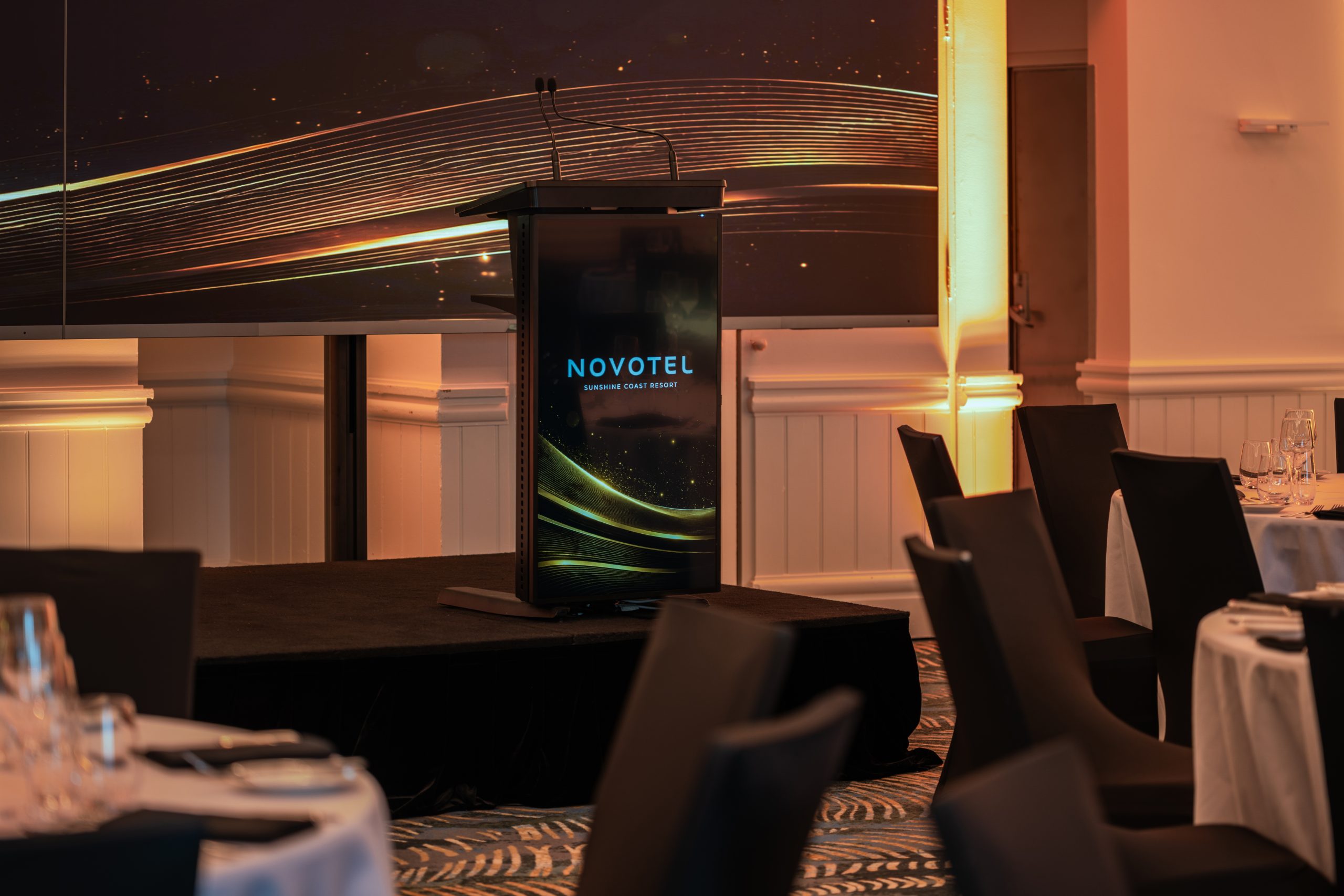 Mudjimba Room, Novotel Sunshine Coast Resort - Night time Banquet set up